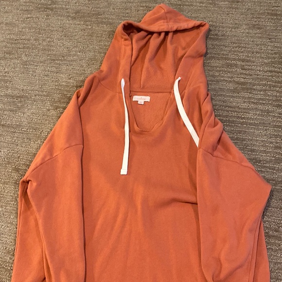 Tops - Colsie sweatshirt